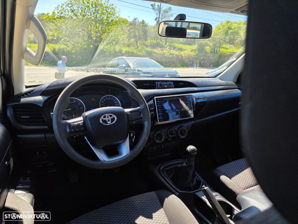 Toyota Hilux 2.4 D-4D 4WD CD CH - 12