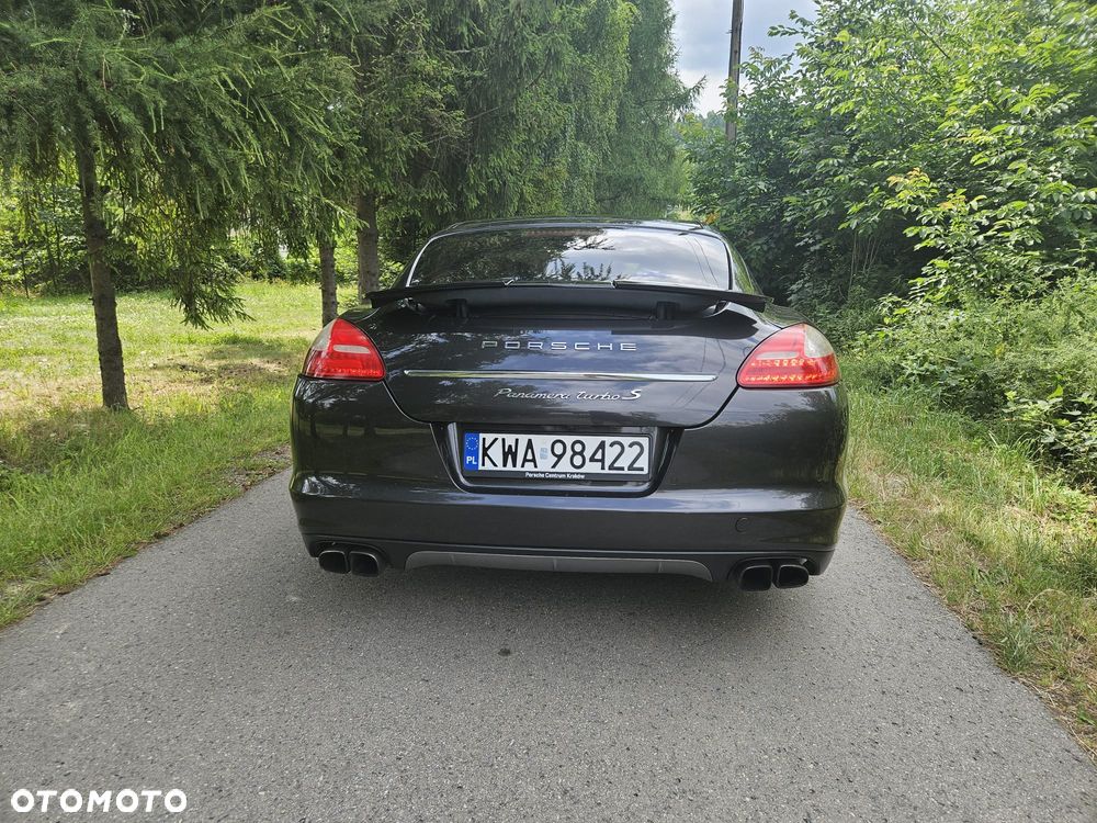 Porsche Panamera Turbo - 18