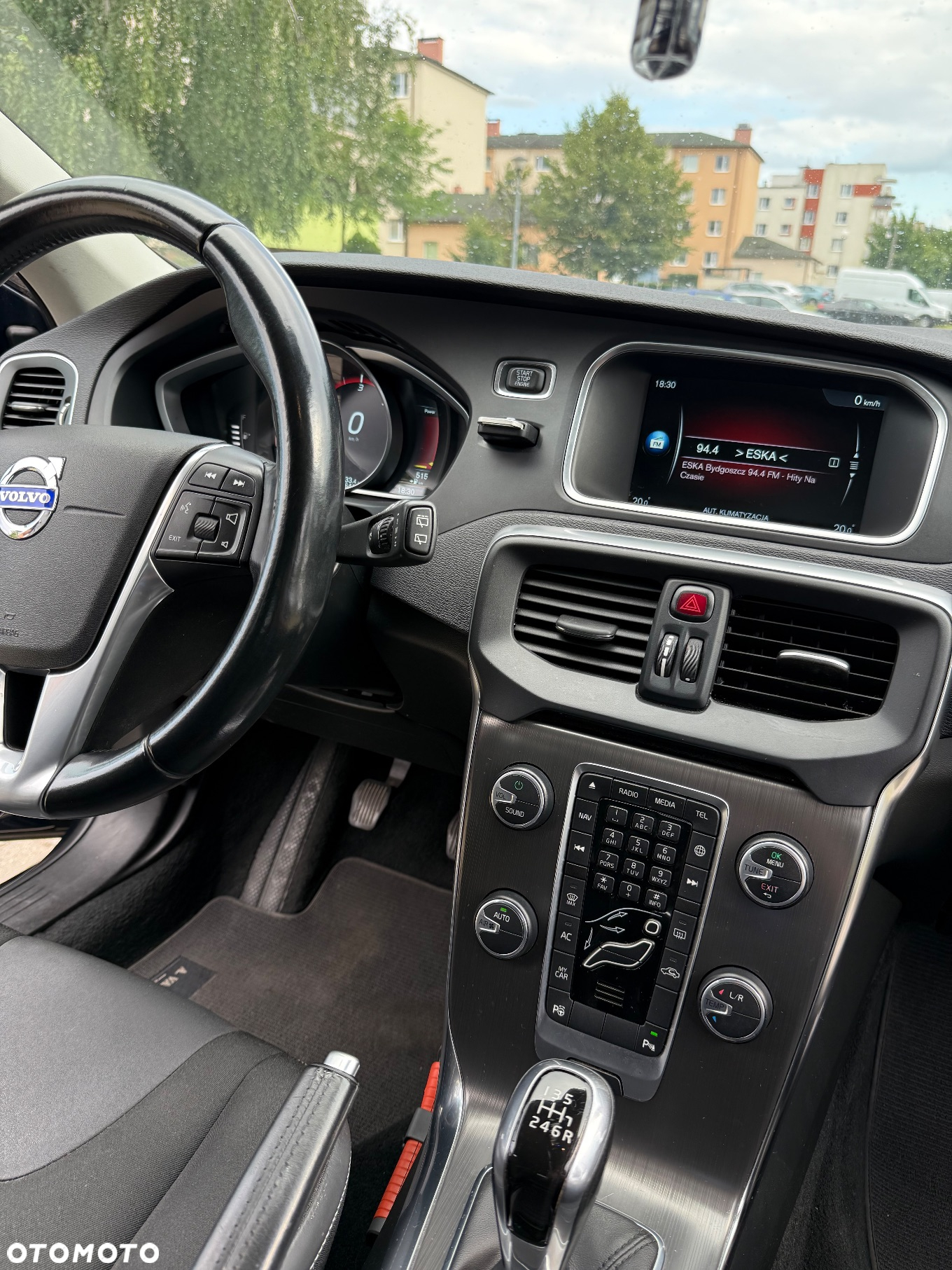 Volvo V40 D4 Momentum - 8