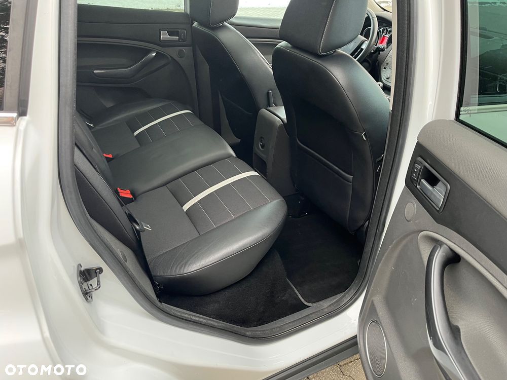 Ford Kuga 2.0 TDCi 4x4 Titanium - 12