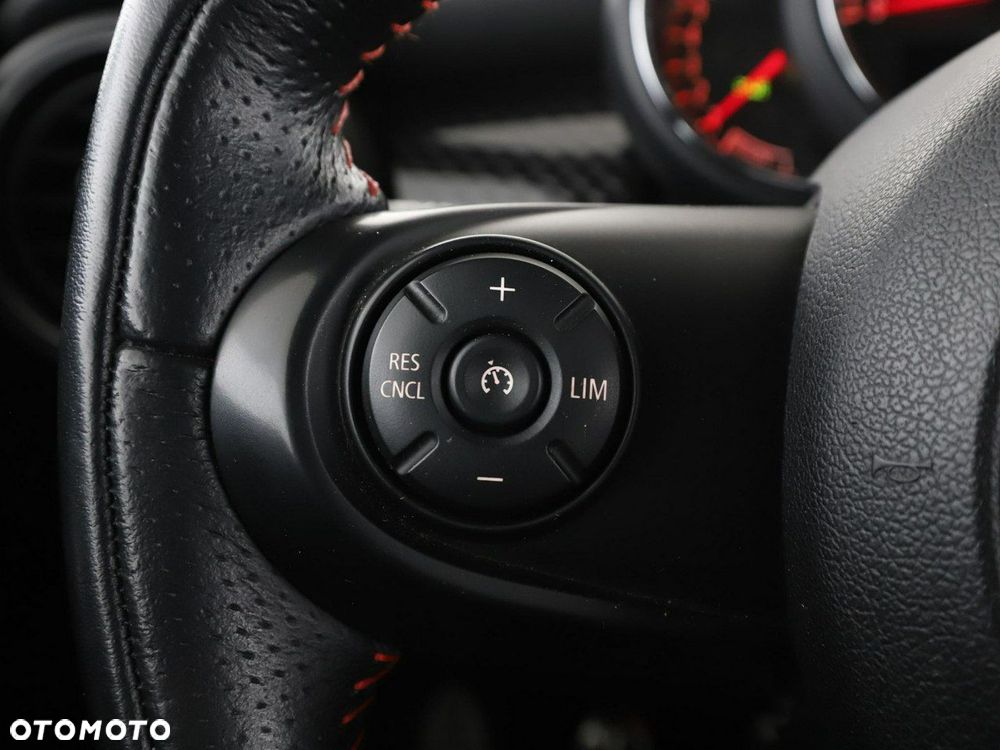 MINI John Cooper Works Standard - 32