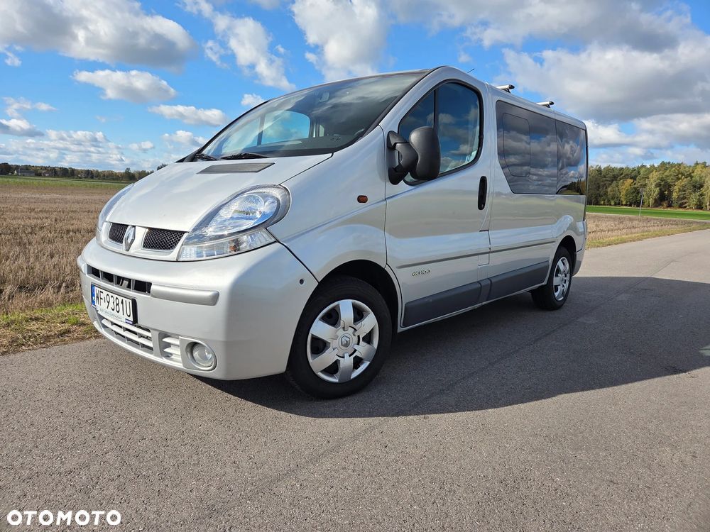 Renault Trafic Passenger - 1