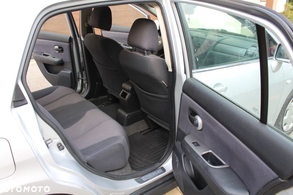 Nissan Tiida 1.6 Acenta - 8