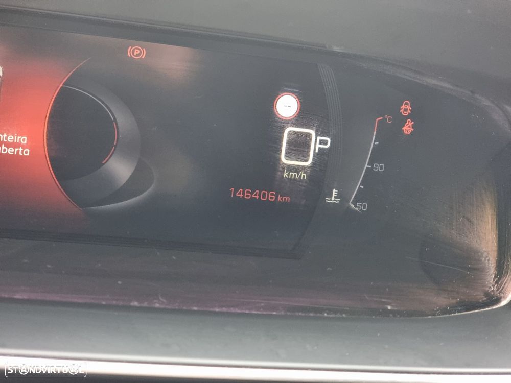 Peugeot 2008 1.5 BlueHDi Allure Pack EAT8 - 21