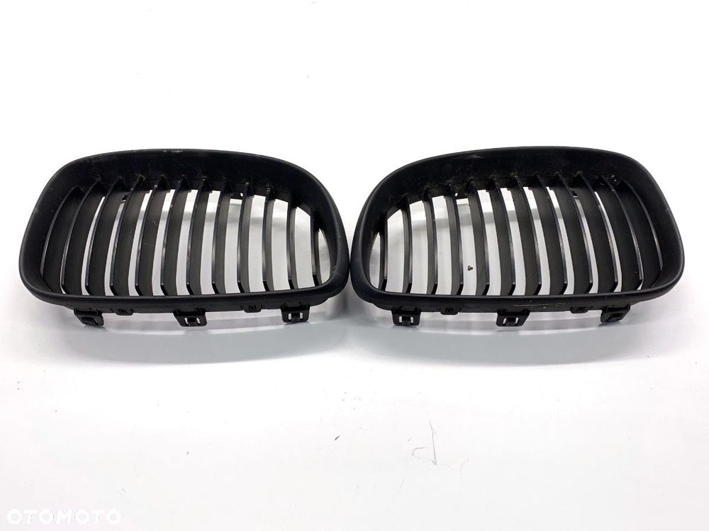 ATRAPA GRILL  BMW 1 (E87) 2003 - 2013 116 i 90 kW [122 KM] benzyna 2007 - 2011 7179656 - 1
