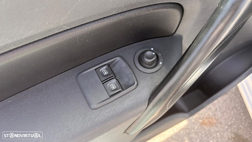 Renault KANGOO EXPRESS 1.5 BLUE DCI 95 MAXI CONFORT - 11
