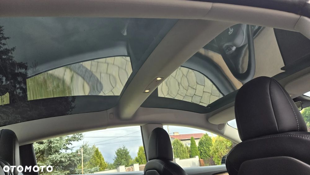 Tesla Model 3 - 11