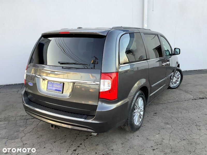 Chrysler Town & Country 3.6 Limited - 5