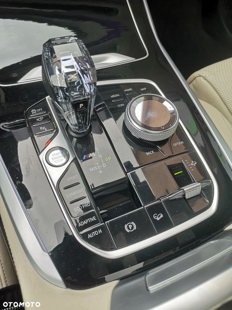 BMW X7 M50d sport - 24