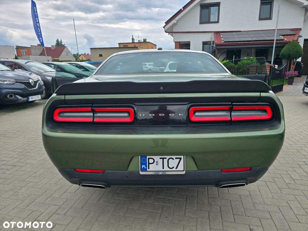 Dodge Challenger - 20