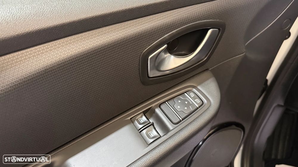 Renault Clio Sport Tourer 0.9 TCe Limited - 9