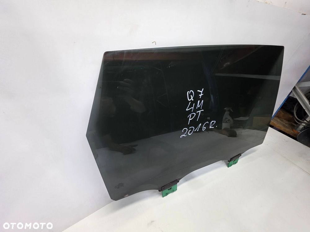 SZYBA BOCZNA DRZWI PRAWY TYŁ AUDI Q7 4M 4M0845026B 2016 ROK - 3