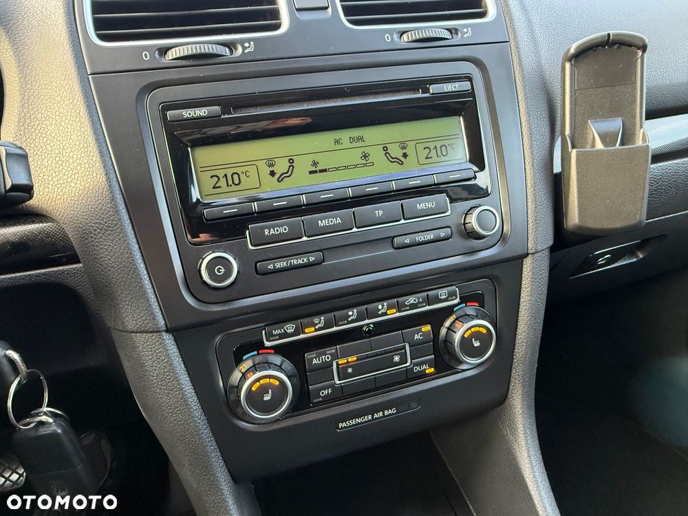 Volkswagen Golf 1.6 Comfortline - 27