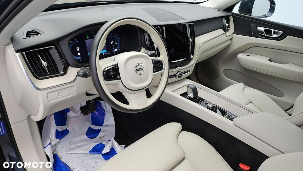 Volvo XC 60 B4 B Plus Bright - 10