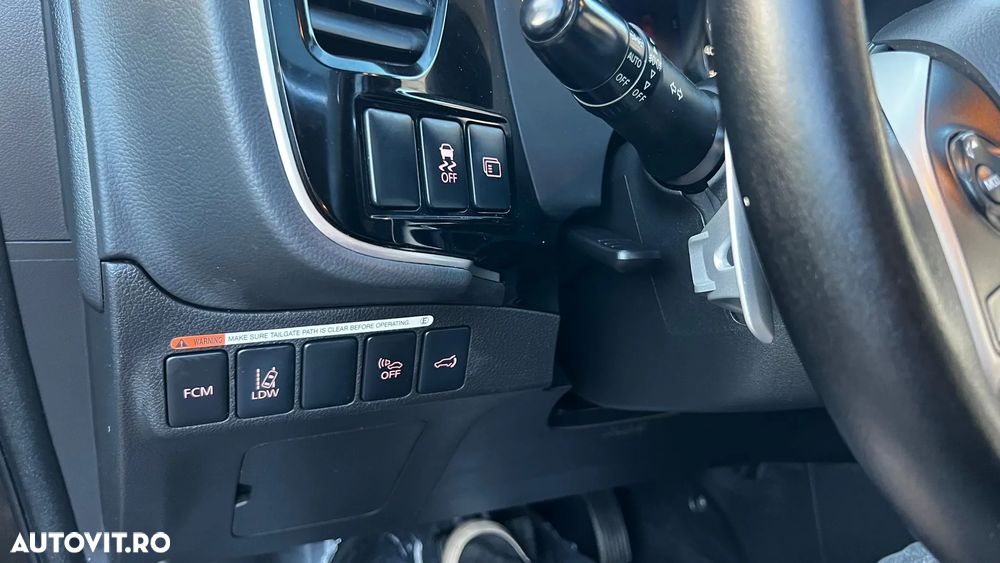 Mitsubishi Outlander - 23