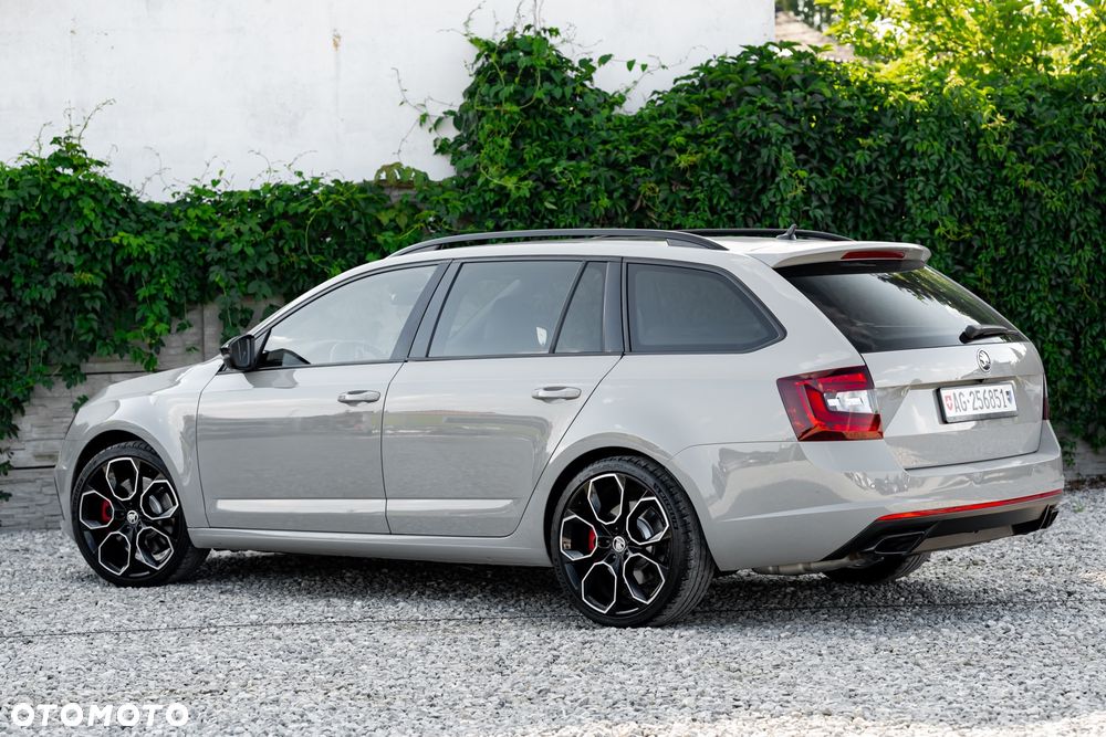Skoda Octavia 2.0 TSI RS - 10