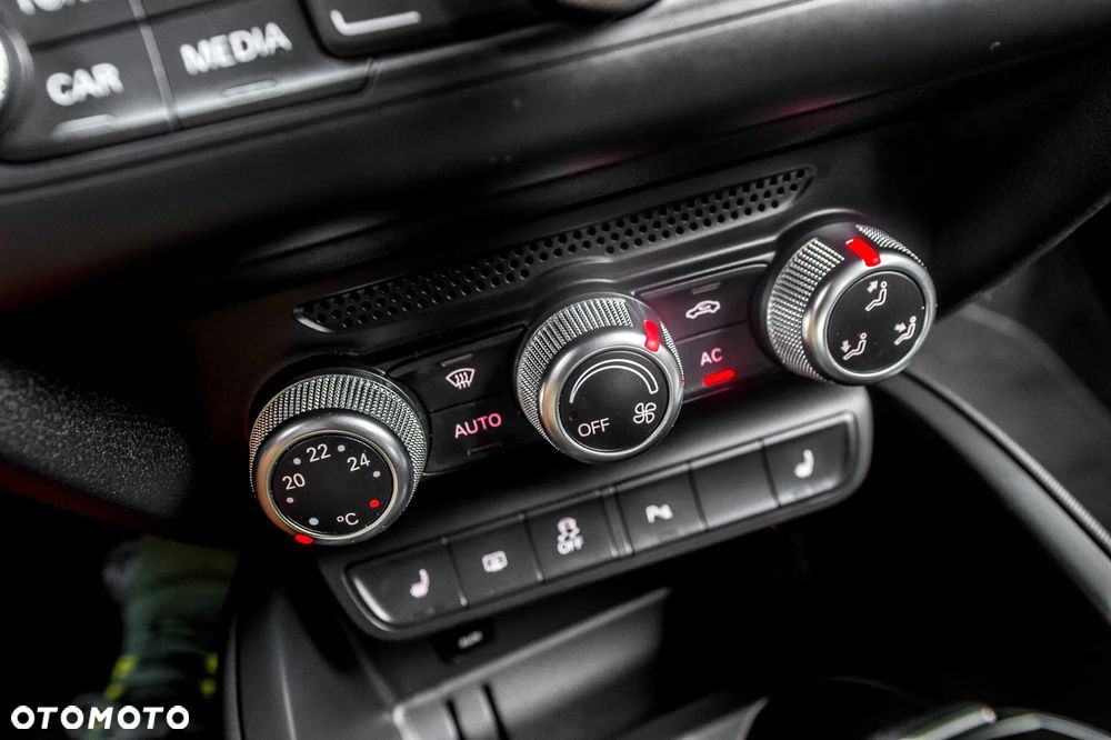 Audi A1 Sportback 1.4 TFSI S tronic S line edition m S line Sportpaket - 31