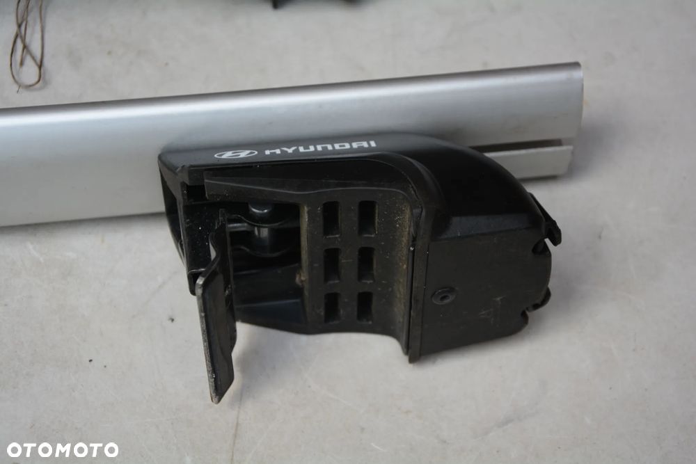 Hyundai Kona na relingi zintegrowane oryginał alu klucz - 4