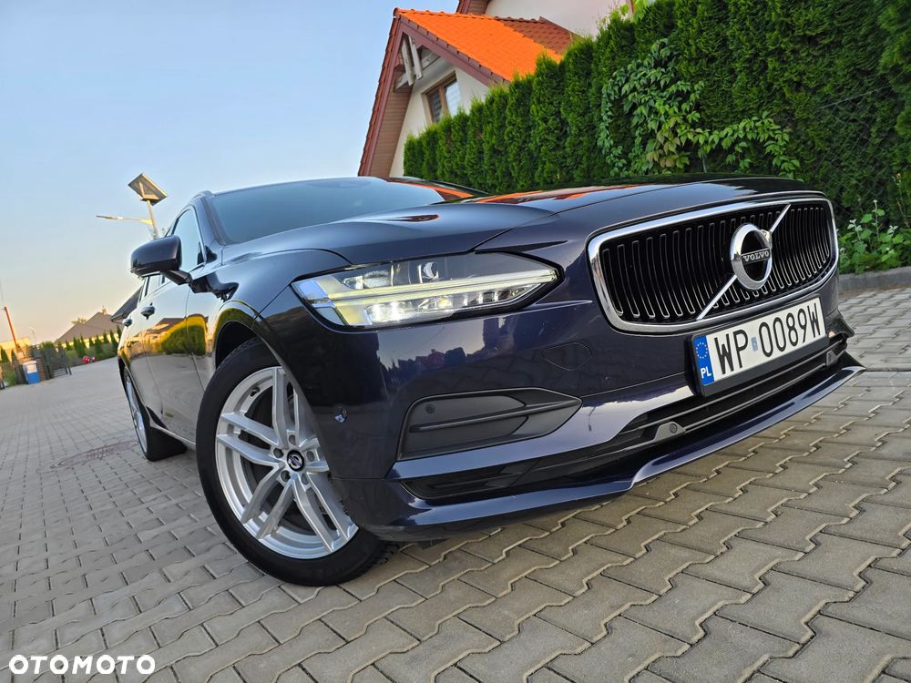 Volvo V90 D3 Momentum Pro - 1