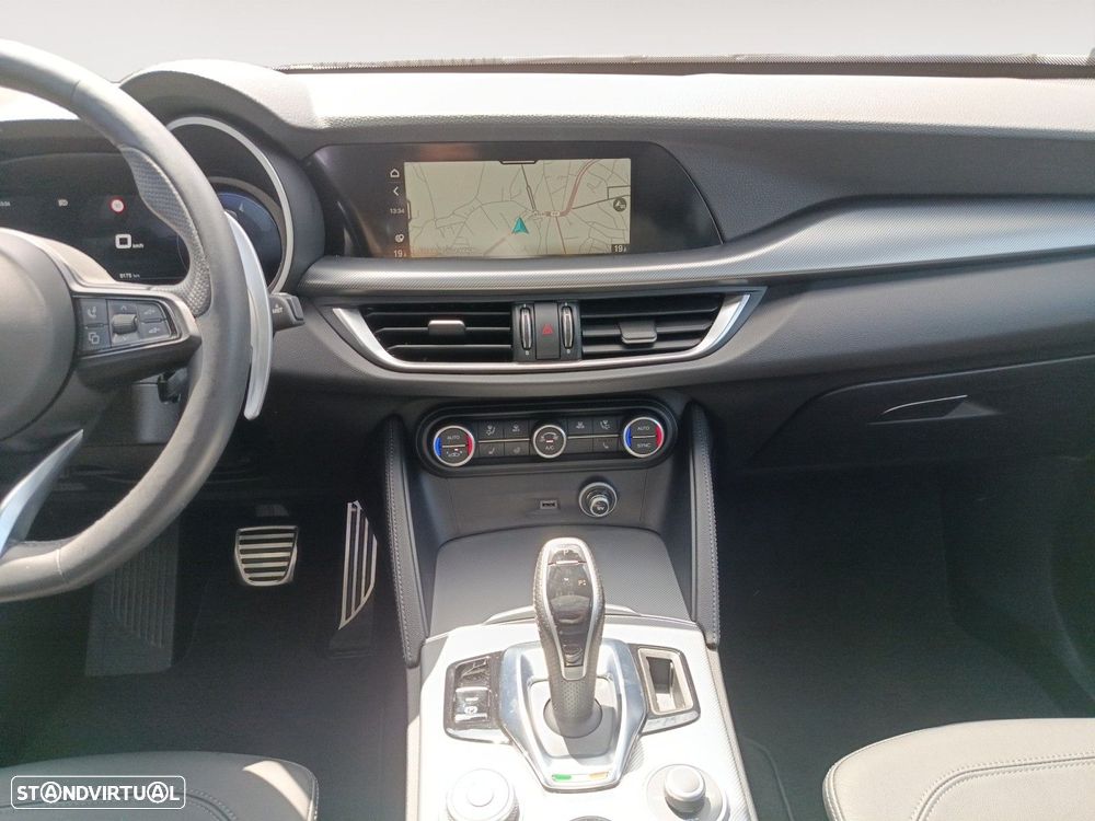 Alfa Romeo Stelvio 2.2 D Veloce Q4 AT8 - 11