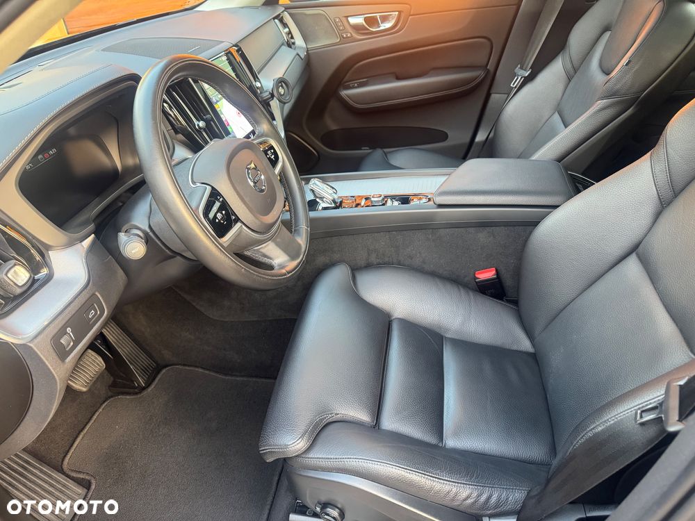 Volvo XC 60 B4 D Inscription - 11