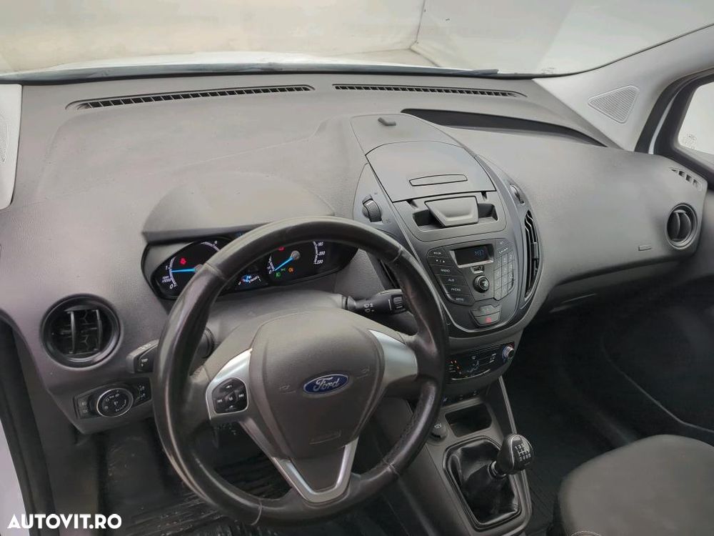 Ford Tourneo Courier - 9