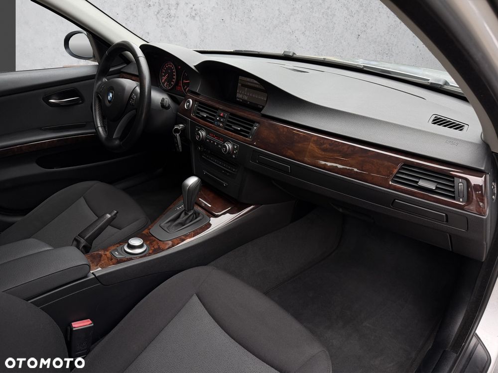 BMW Seria 3 320i Edition Exclusive - 9