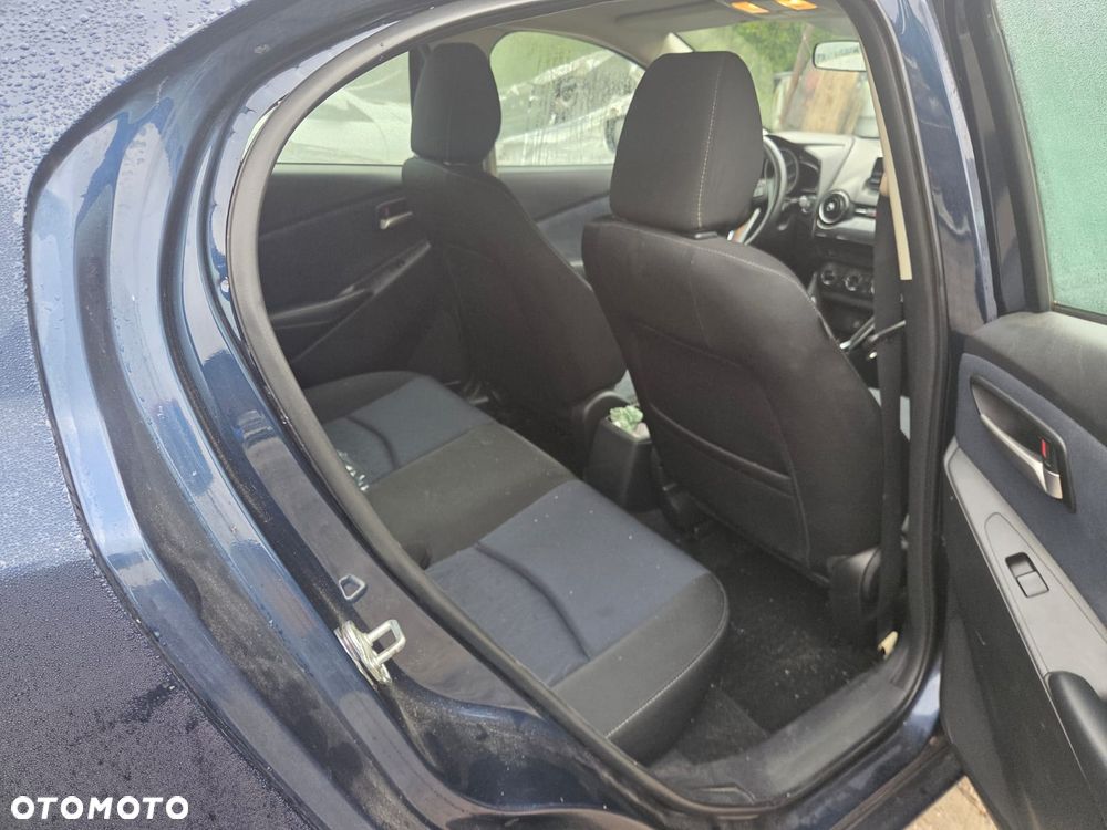 Mazda 2 - 6