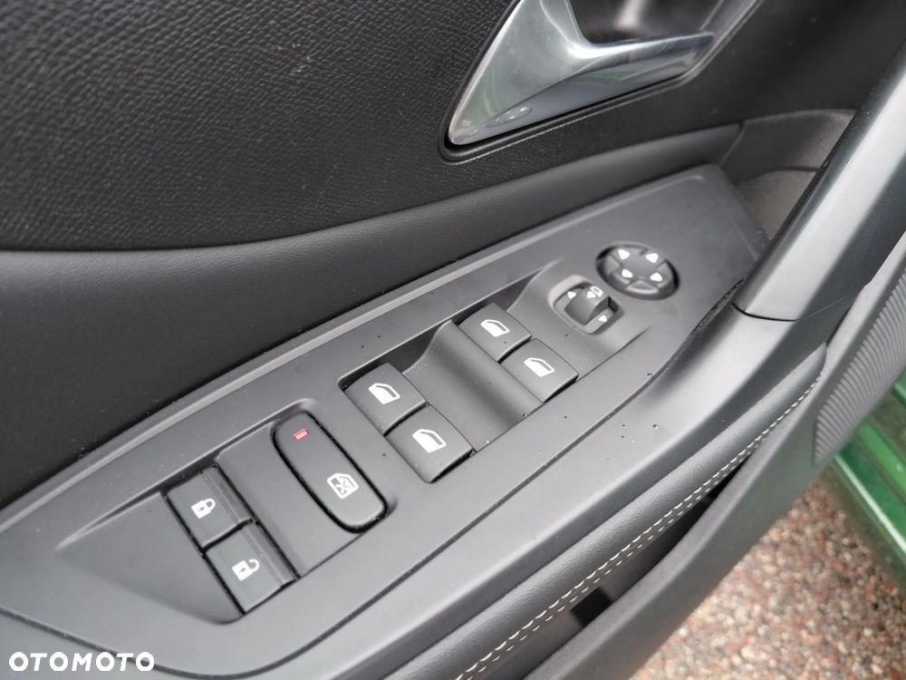 Peugeot 308 1.2 PureTech Allure Pack S&S EAT8 - 14