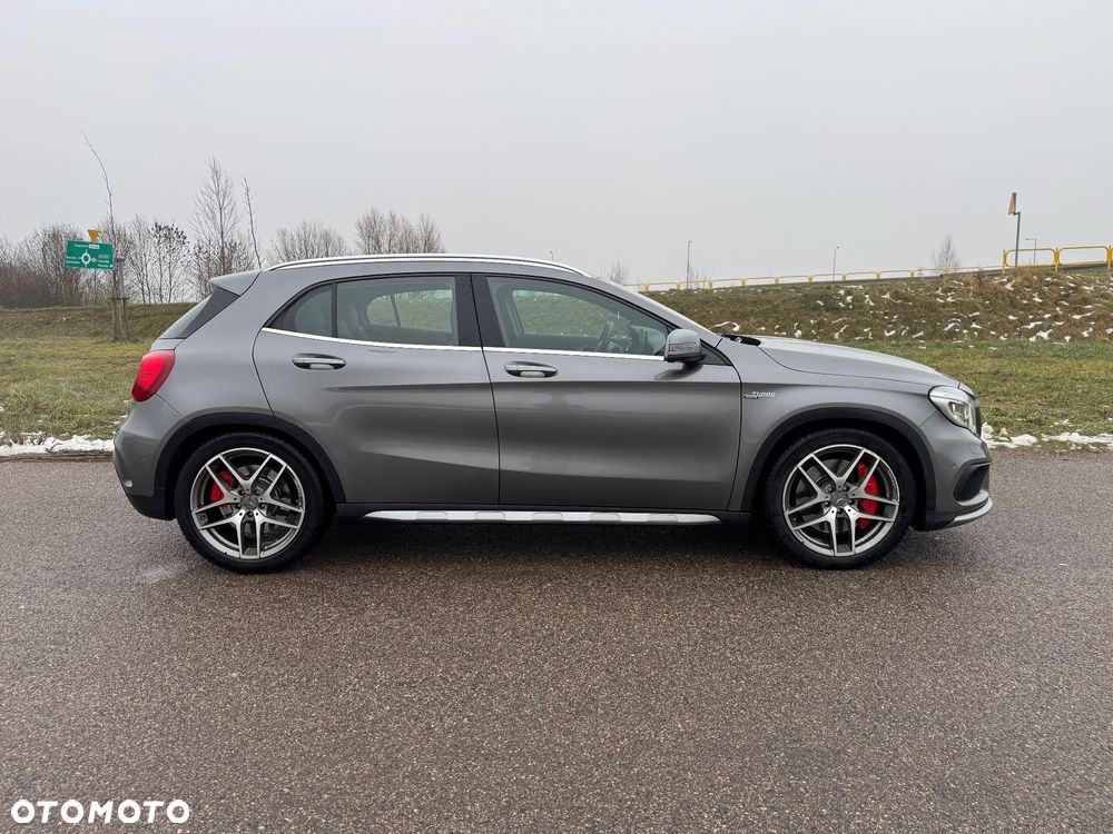 Mercedes-Benz GLA - 9