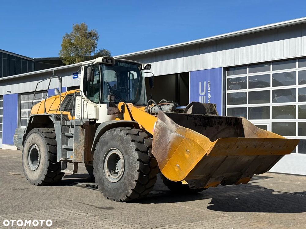 Liebherr L566 - 2