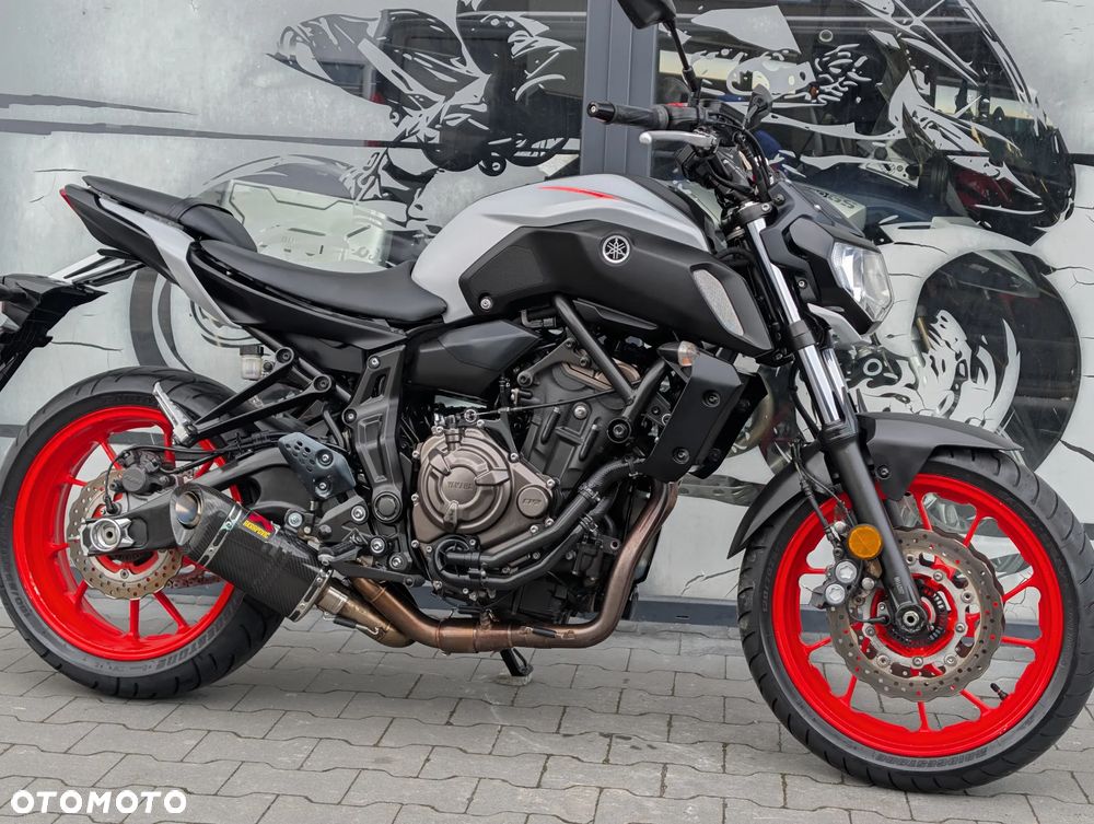 Yamaha MT - 8