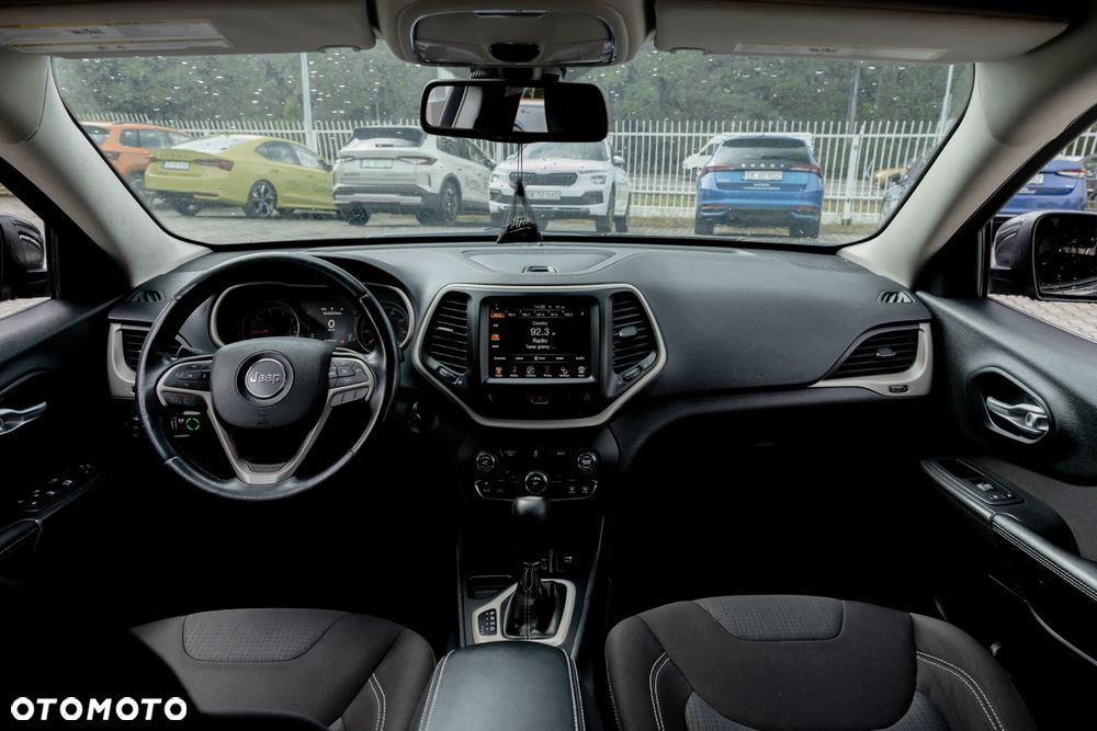Jeep Cherokee - 13