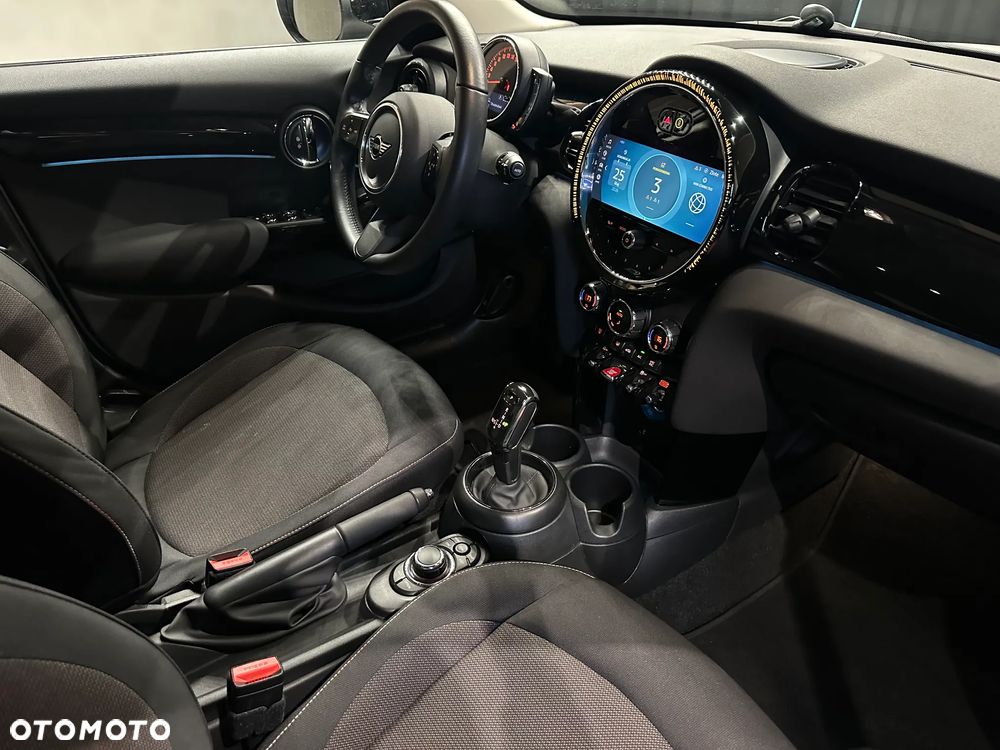 MINI Cooper Standard - 5