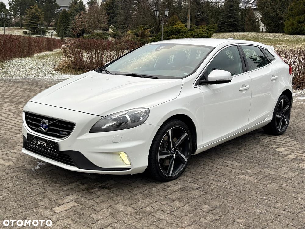 Volvo V40 D4 Geartronic RDesign - 1