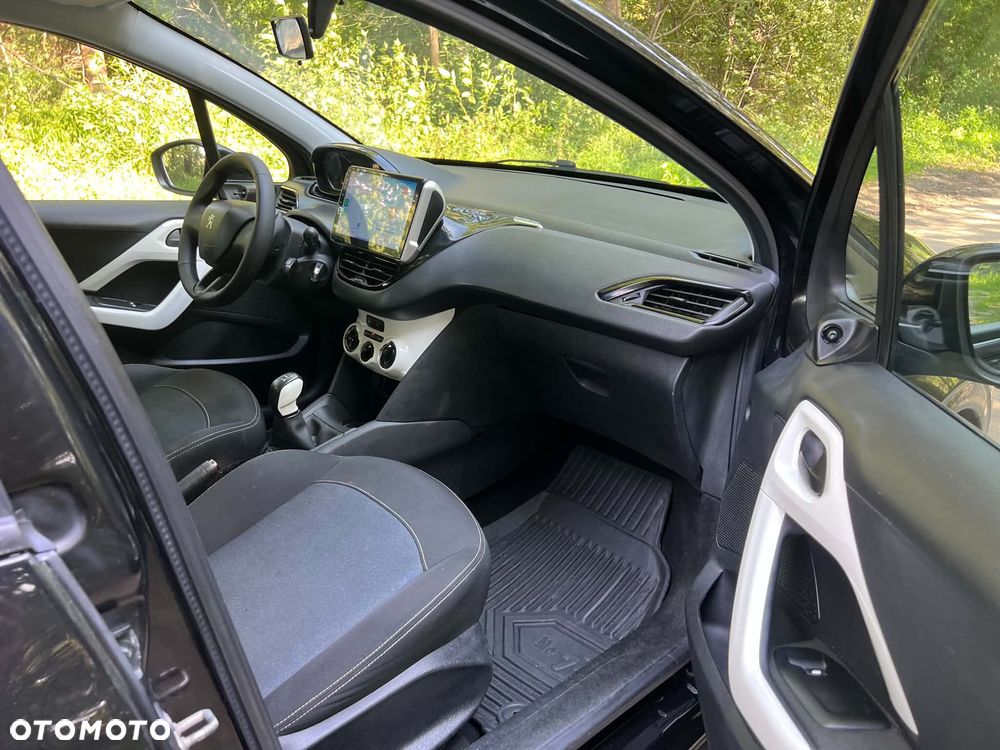 Peugeot 208 1.2 PureTech Allure S&S - 12