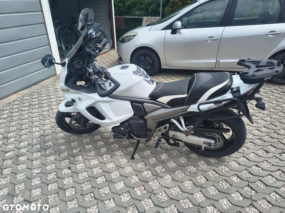 Suzuki GSX - 5