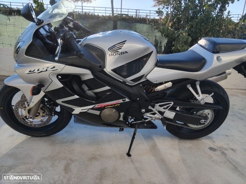 Honda CBR - 1
