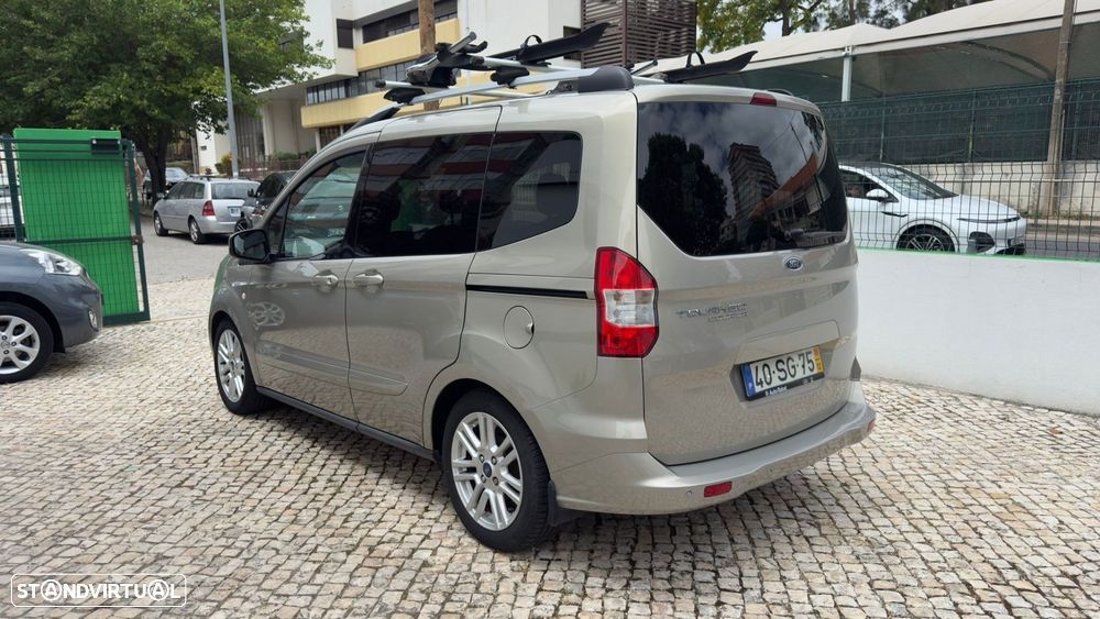 Ford Tourneo Courier 1.5 TDCi Titanium - 4