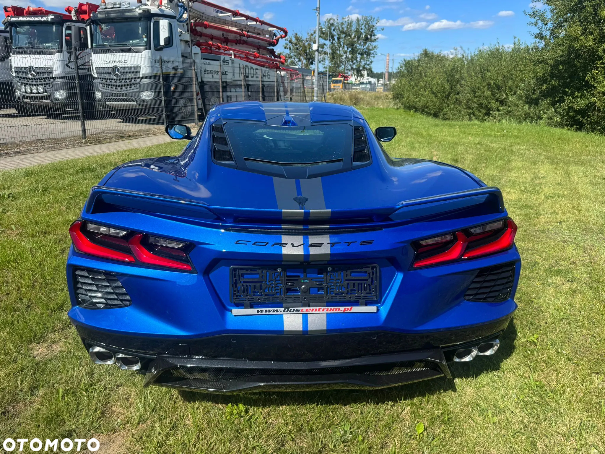 Chevrolet Corvette - 17