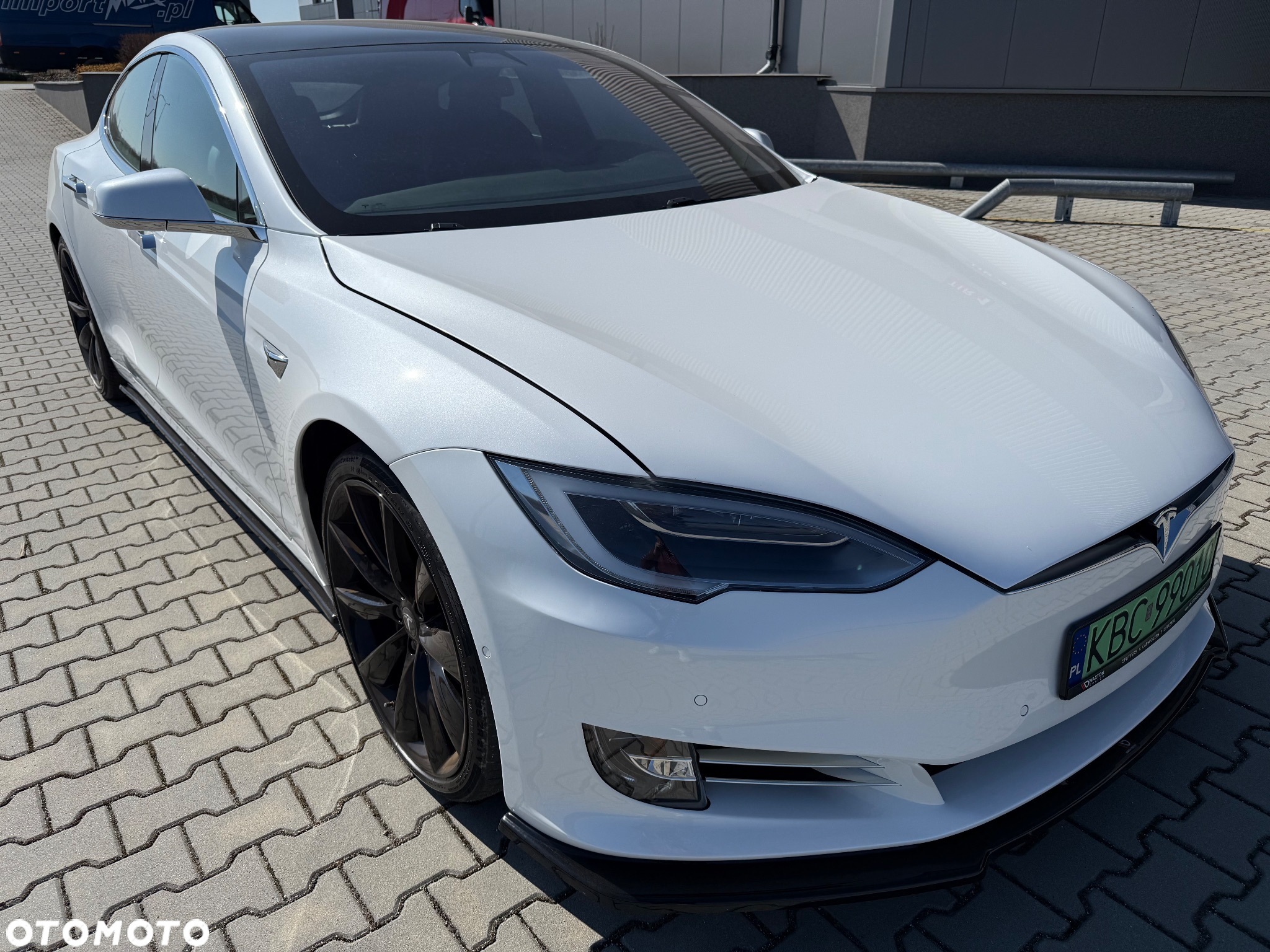 Tesla Model S - 2