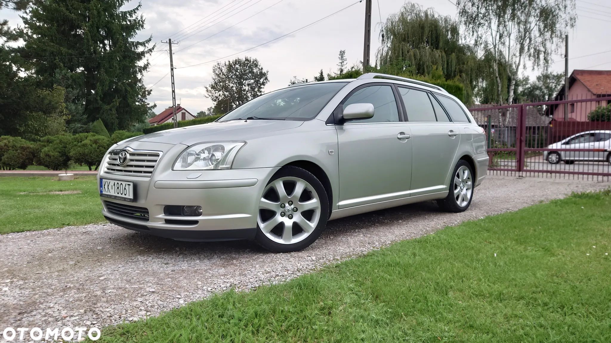 Toyota Avensis 1.8 VVT-i Combi Executive - 1