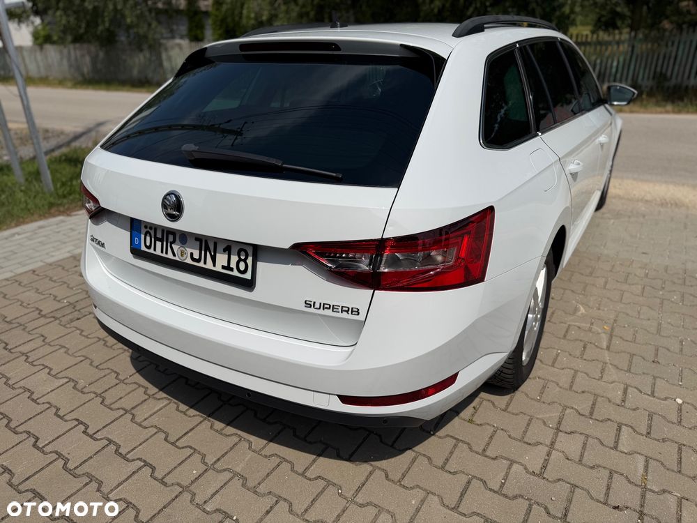 Skoda Superb 2.0 TDI Premium Edition - 5