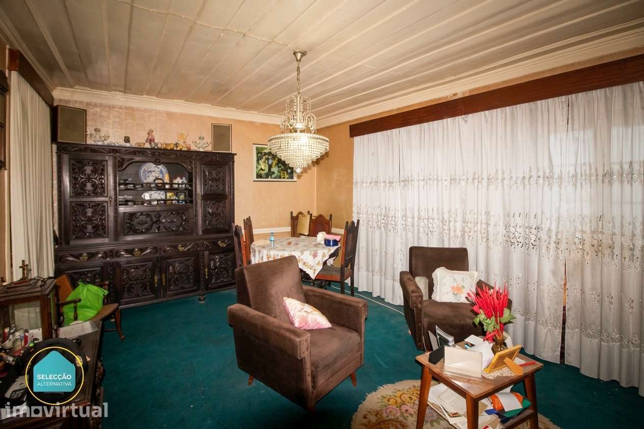 T2 com 78,5 m² | Oportunidade Única para Remodelação no Bairro Alto - Grande imagem: 3/9