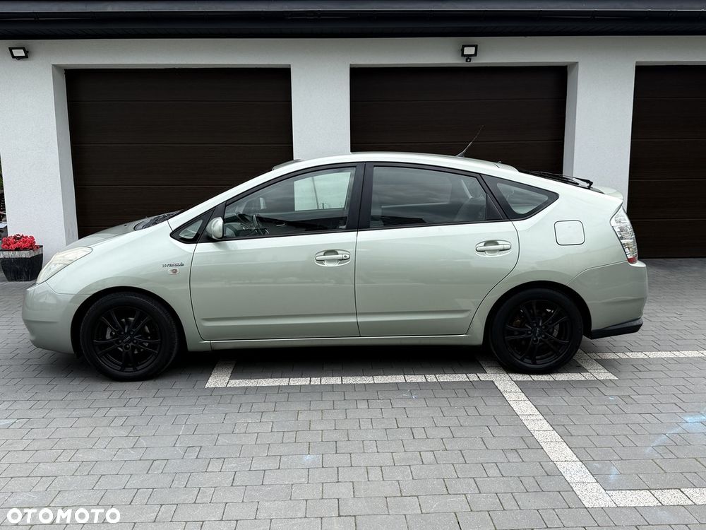 Toyota Prius 1.5 VVT-i Sol - 3