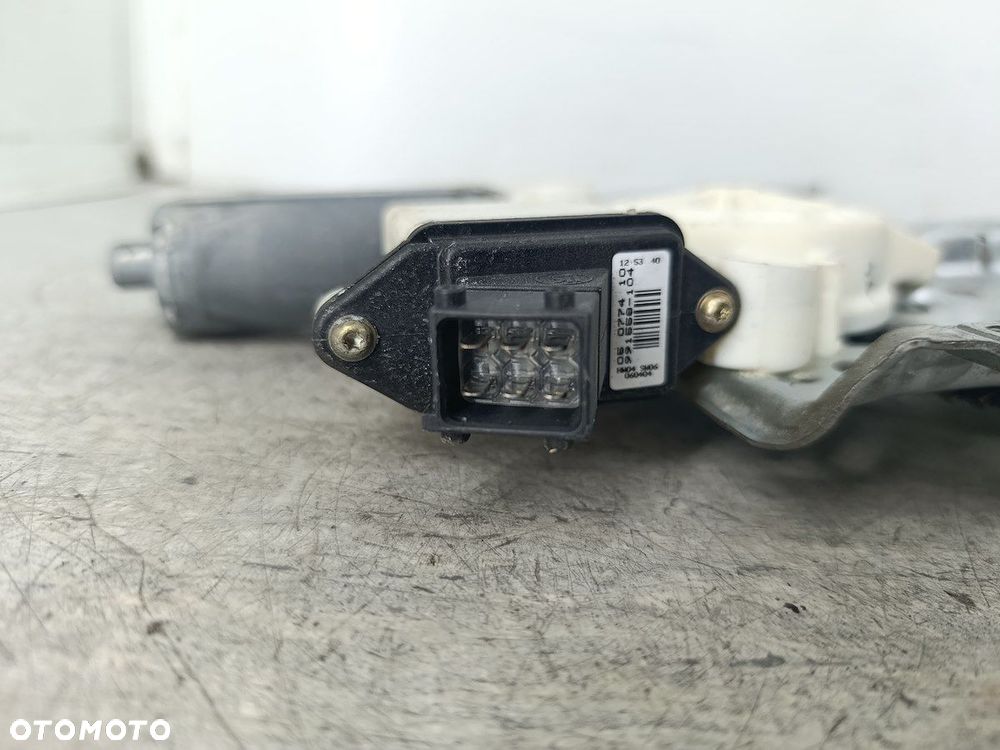 PODNOŚNIK SZYBY PRAWY PRZÓD TOYOTA COROLLA IX E12 992046-100  0130822032 - 6