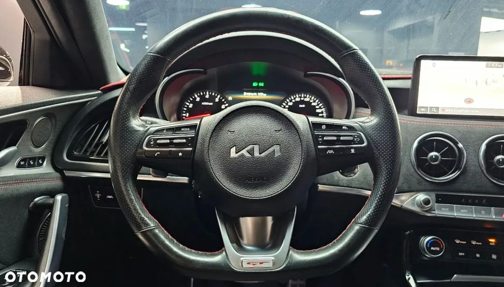 Kia Stinger - 9
