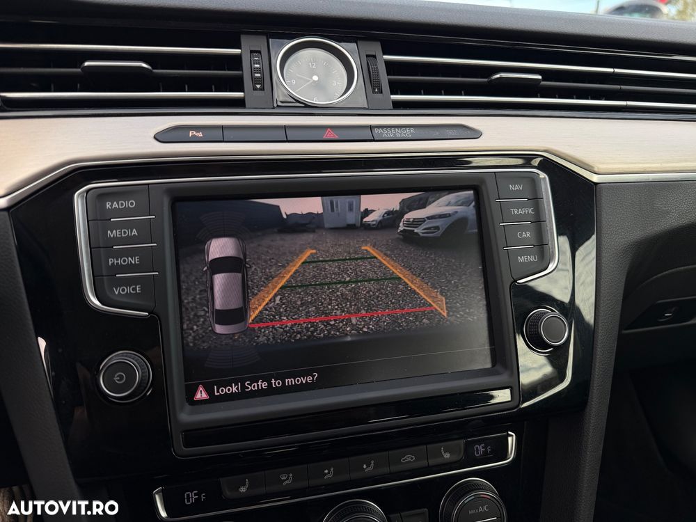 Volkswagen Passat 2.0 TDI DSG Highline - 13