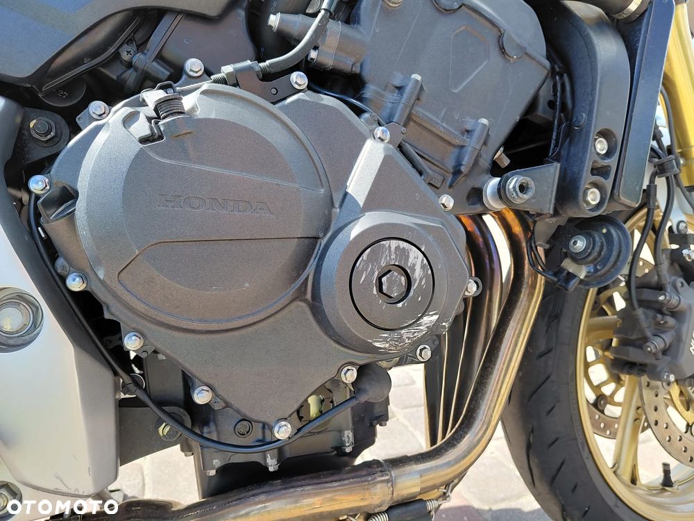 Honda Hornet - 21