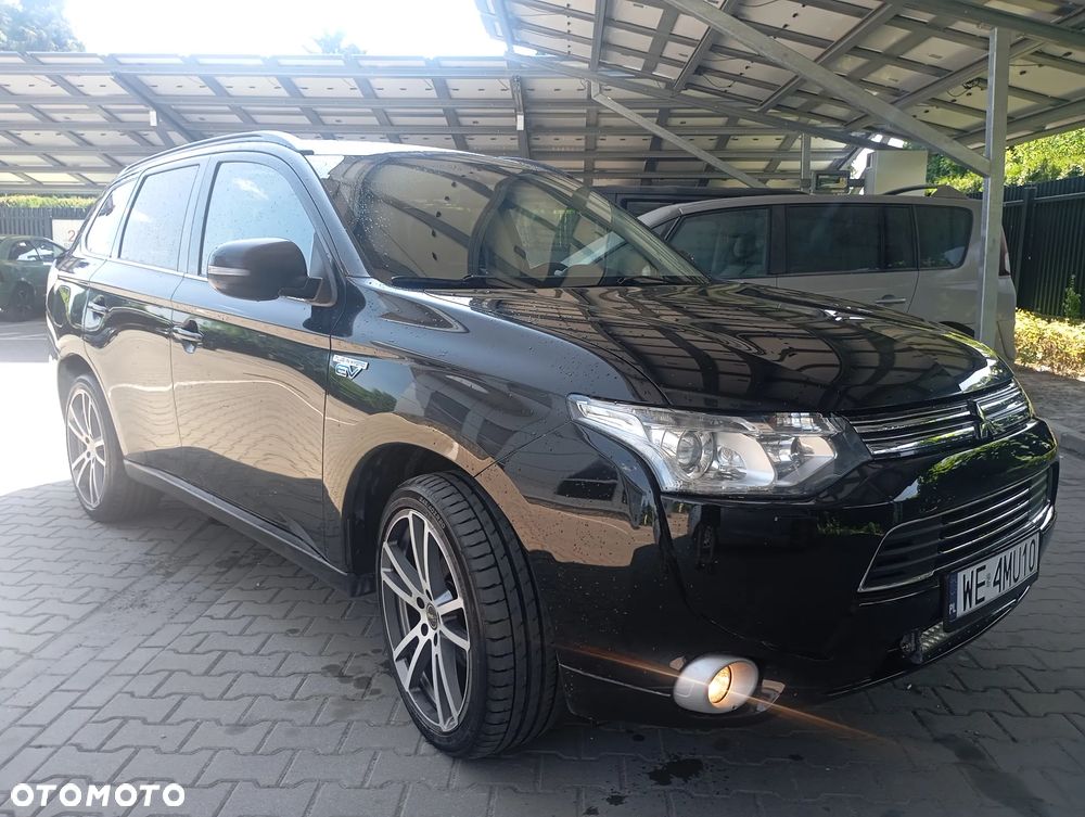 Mitsubishi Outlander Instyle NAVI + - 1